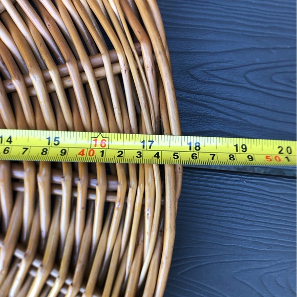 Vtg Woven Decor with Faux Florals - Picture 13 of 13